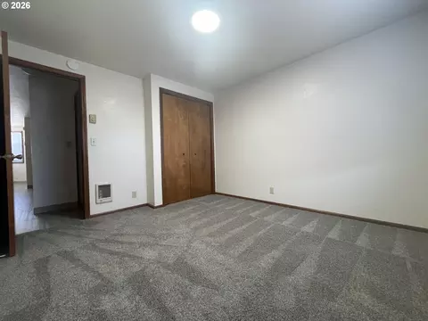 Bedroom - 1217 R St, Springfield, OR 97477 photo 3 of 3