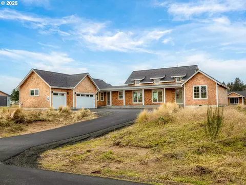 33369 Velzy Loop, Warrenton, OR 97146