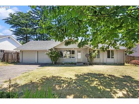 2040 NE Roberts Ave, Gresham, OR 97030