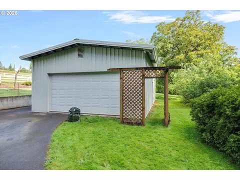 Exterior - 30185 SE Wheeler Rd, Boring, OR 97009 photo 2 of 11