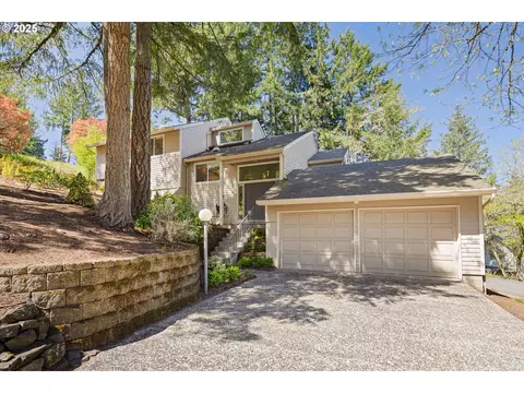 607 Startouch Dr, Eugene, OR 97405