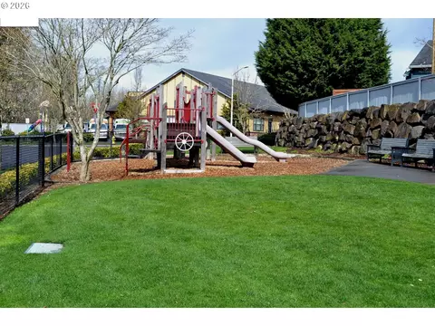 Exterior - 3603 SE 198th Ave, Camas, WA 98607 photo 6 of 8