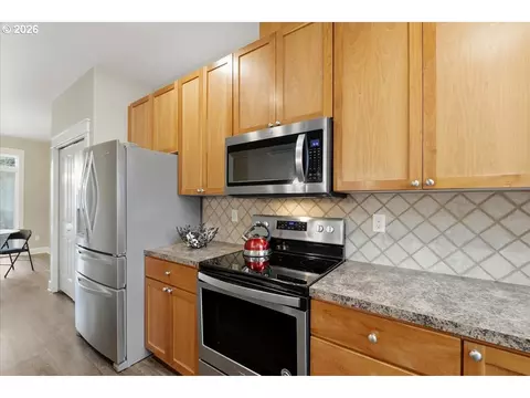 Kitchen - 3603 SE 198th Ave, Camas, WA 98607 photo 3 of 4