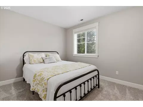 Bedroom - 3603 SE 198th Ave, Camas, WA 98607 photo 3 of 4