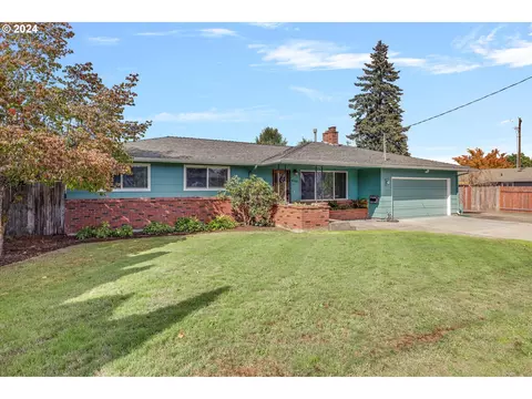 555 S Douglas St, Canby, OR 97013