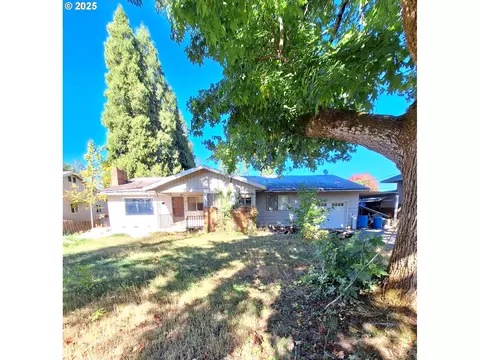 885 Mckinley St, Woodburn, OR 97071
