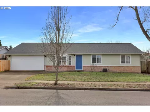 3285 Redwood Dr, Springfield, OR 97478