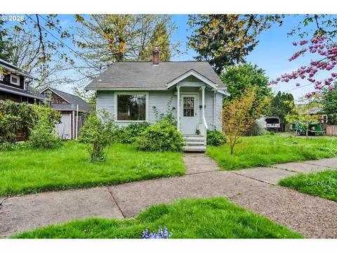941 SW 10th St, Corvallis, OR 97333