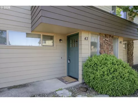 2727 Gateway St #43, Springfield, OR 97477