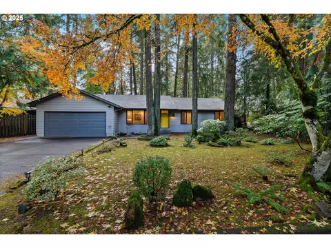 17401 Hill Way, Lake Oswego, OR 97035