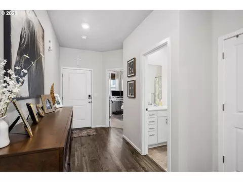 Entry Way - 2769 V St, Springfield, OR 97477 photo 1 of 1