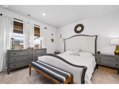 Bedroom - 2769 V St, Springfield, OR 97477 photo 1 of 4