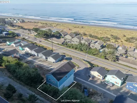 29153 Kerber Dr, Gold Beach, OR 97444