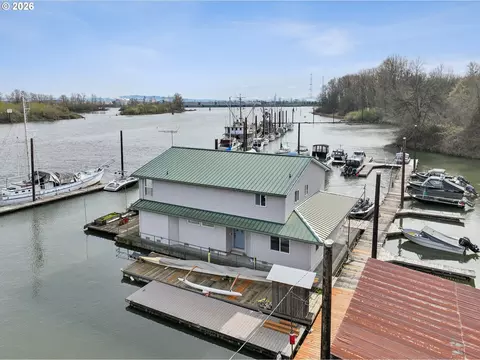 12800 NW Marina Way # 3, Portland, OR 97231