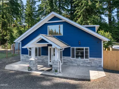 1060 NW Sunset Dr, Toledo, OR 97391