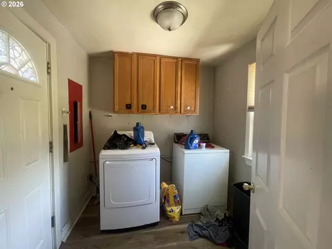 Other - 5593 B St, Springfield, OR 97478 photo 3 of 4