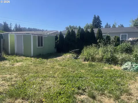 Exterior - 5593 B St, Springfield, OR 97478 photo 3 of 8