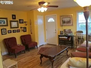 Living - 5593 B St, Springfield, OR 97478 photo 3 of 3