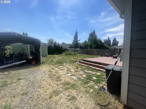 Exterior - 5593 B St, Springfield, OR 97478 photo 5 of 8