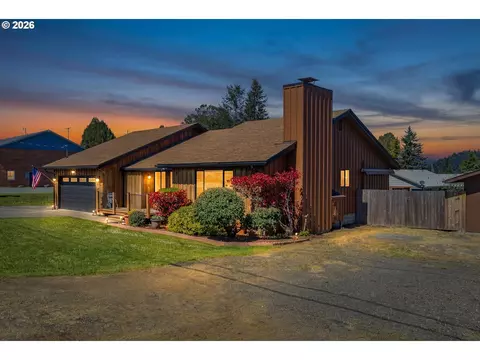 1601 Maple St, Myrtle Point, OR 97458