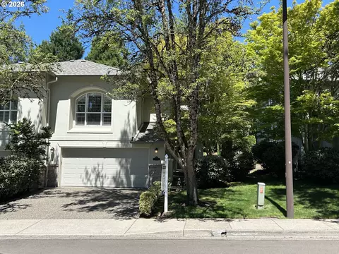 4965 Mulholland Dr, Lake Oswego, OR 97035