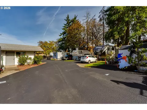 351 Front St, Junction City, OR 97448