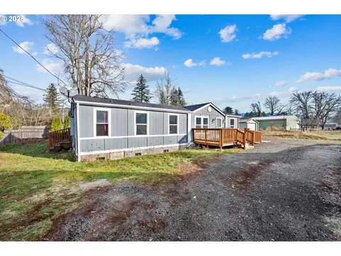565 SW Kingwood Ave, Mill City, OR 97360