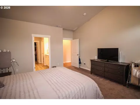 Bedroom - 1683 S Quartz Dr, Cornelius, OR 97113 photo 2 of 5