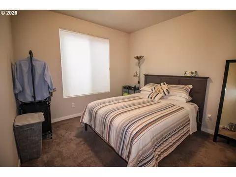 Bedroom - 1683 S Quartz Dr, Cornelius, OR 97113 photo 4 of 5