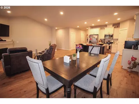 Dining - 1683 S Quartz Dr, Cornelius, OR 97113 photo 1 of 2