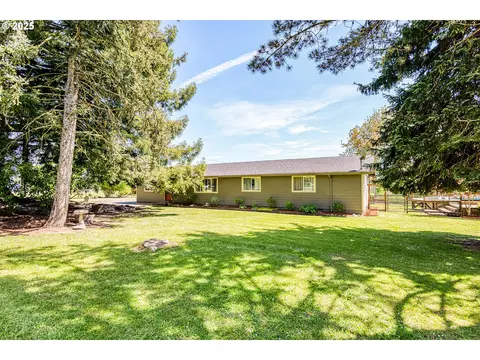 5825 NE Riverside Dr, Mcminnville, OR 97128