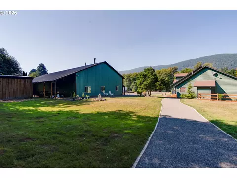 Exterior - 61216 E Highway 26, Sandy, OR 97055 photo 5 of 11