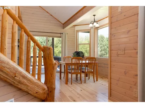 Dining - 61216 E Highway 26, Sandy, OR 97055 photo 2 of 4