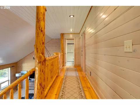 Entry Way - 61216 E Highway 26, Sandy, OR 97055 photo 2 of 2