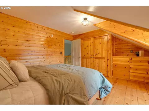Bedroom - 61216 E Highway 26, Sandy, OR 97055 photo 6 of 7