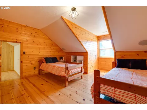 Bedroom - 61216 E Highway 26, Sandy, OR 97055 photo 7 of 7