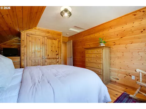 Bedroom - 61216 E Highway 26, Sandy, OR 97055 photo 5 of 7