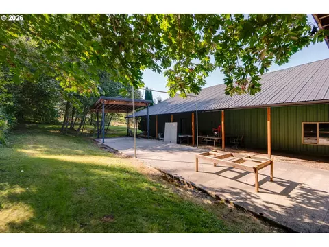Exterior - 61216 E Highway 26, Sandy, OR 97055 photo 6 of 11
