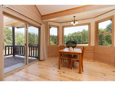 Dining - 61216 E Highway 26, Sandy, OR 97055 photo 4 of 4
