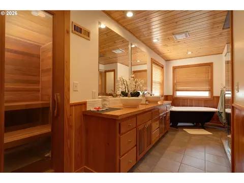 Bath - 61216 E Highway 26, Sandy, OR 97055 photo 1 of 4