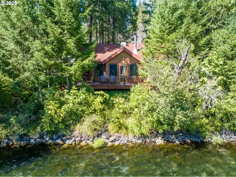54444 Mckenzie River Dr, Blue River, OR 97413