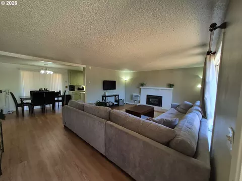 Living - 1766 Berwin Ln, Eugene, OR 97404 photo 1 of 3