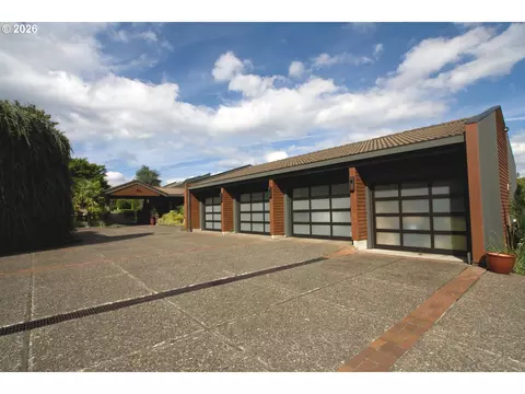 13237 Knaus Rd, Lake Oswego, OR 97034