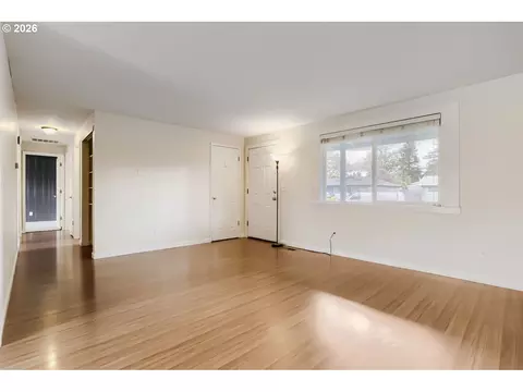 Living - 1675 NE Juniper Ave, Gresham, OR 97030 photo 3 of 4