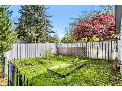 Exterior - 1675 NE Juniper Ave, Gresham, OR 97030 photo 7 of 8