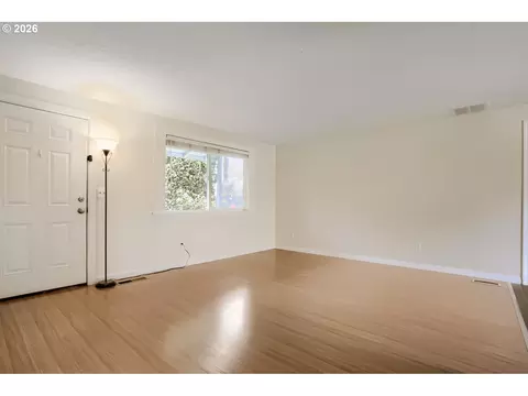 Living - 1675 NE Juniper Ave, Gresham, OR 97030 photo 2 of 4