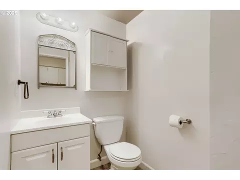 Bath - 1675 NE Juniper Ave, Gresham, OR 97030 photo 1 of 3