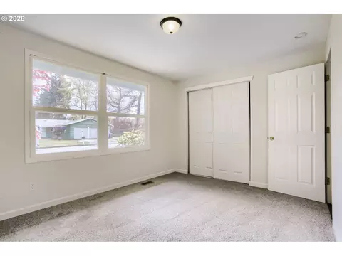 Bedroom - 1675 NE Juniper Ave, Gresham, OR 97030 photo 6 of 6