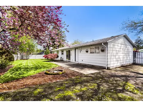 Exterior - 1675 NE Juniper Ave, Gresham, OR 97030 photo 4 of 8