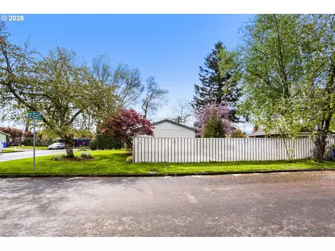 Exterior - 1675 NE Juniper Ave, Gresham, OR 97030 photo 3 of 8